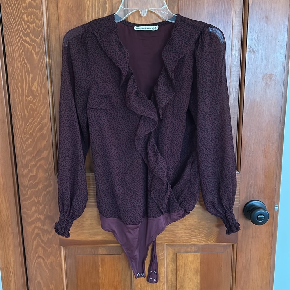 Abercrombie burgundy leopard ruffle semi sheer bodysuit size S